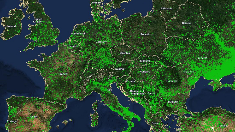 Zu sehen ist eine Satellitenkarte von Europa mit Waldbränden im August 2026