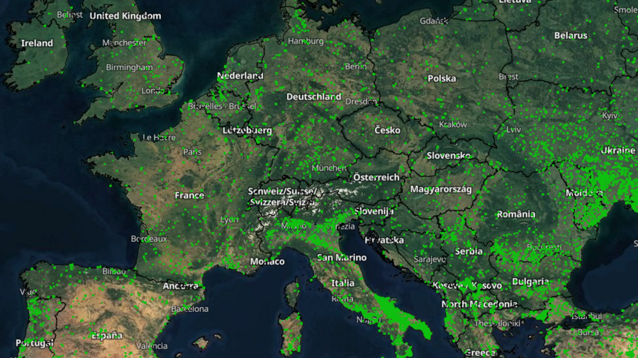 Zu sehen ist eine Satellitenkarte von Europa mit Waldbränden im August 2023