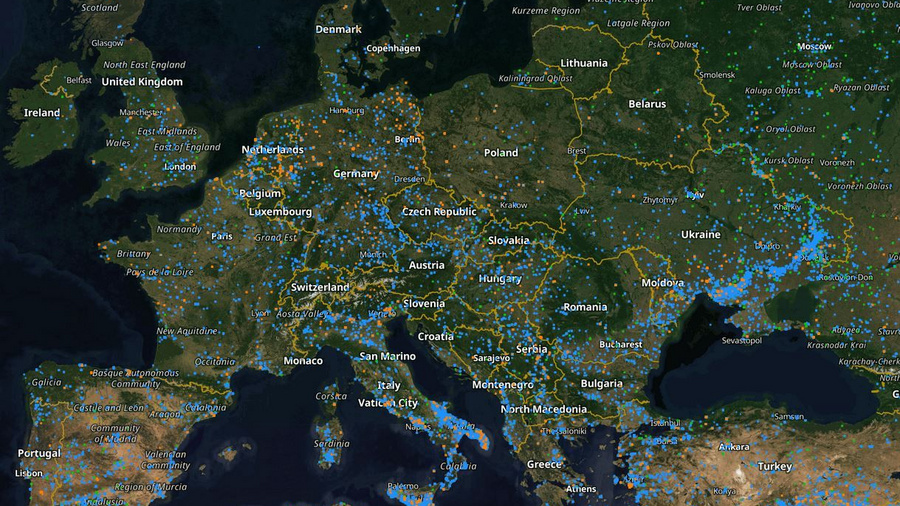 Zu sehen ist eine Satellitenkarte von Europa mit Waldbränden im Juni 2025