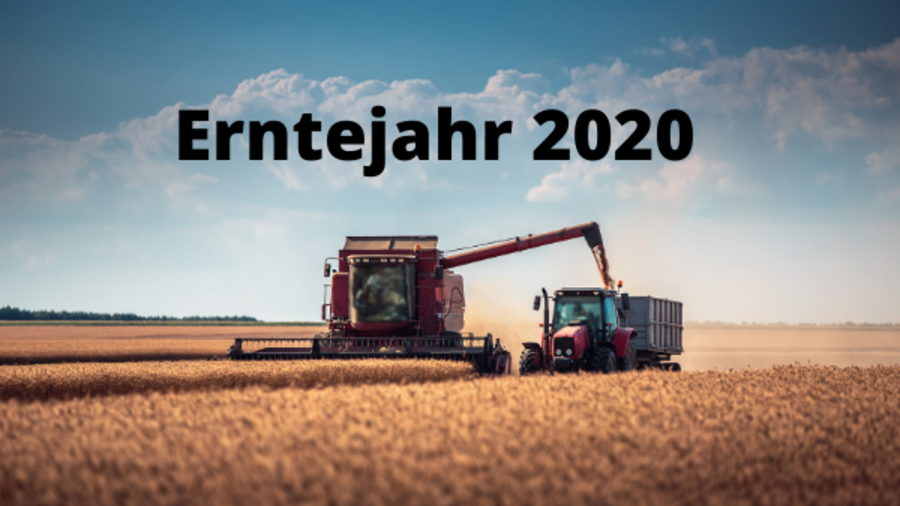 Bild: Mähdrescher auf einem Getreidefeld; Überschrift: Ernte 2020