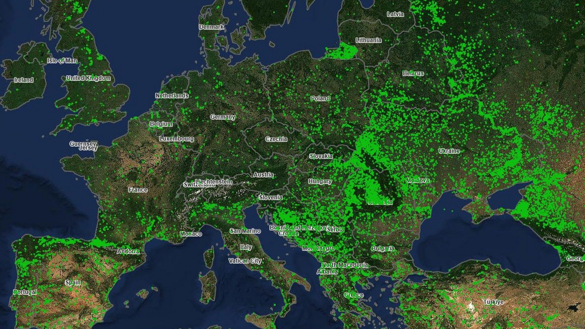 Zu sehen ist eine Satellitenkarte von Europa mit Waldbränden im März 2026