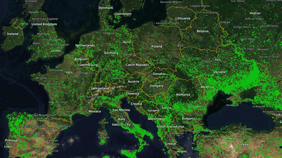 Zu sehen ist eine Satellitenkarte von Europa mit Waldbränden im August 2025